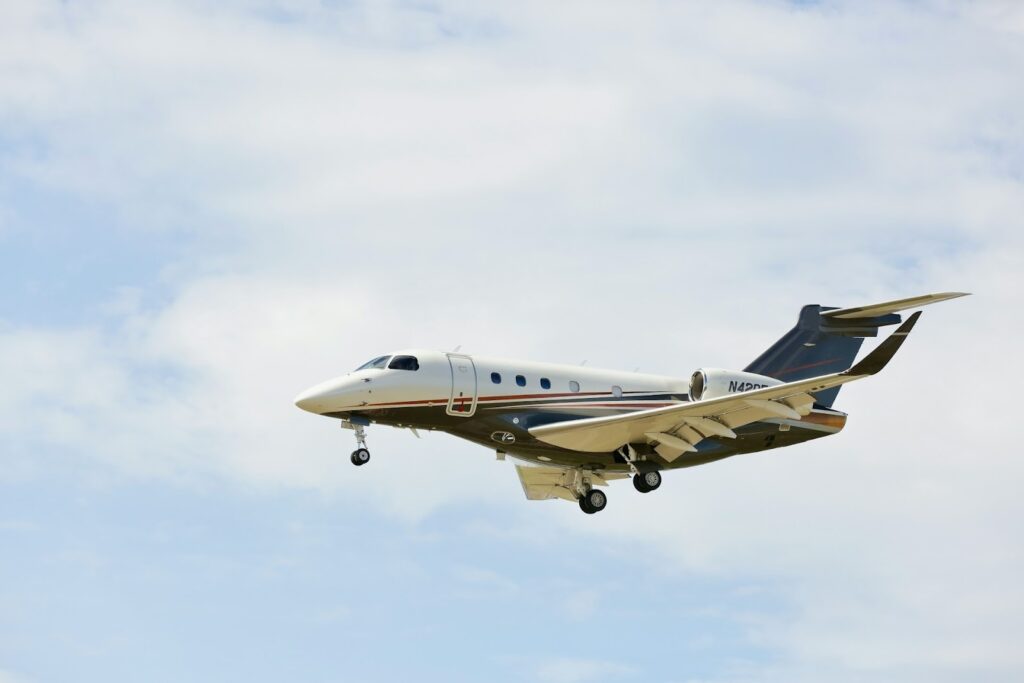 light jet vs midsize jet